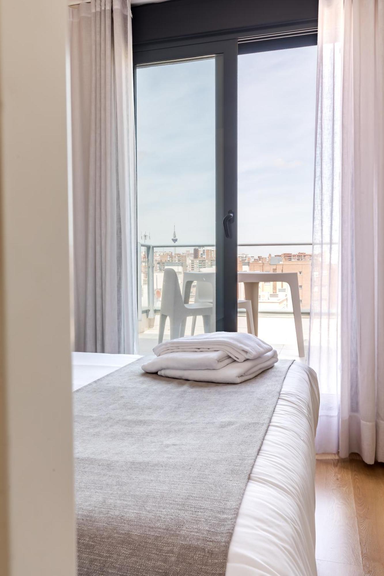 Caterina Pacifico Apartment Madrid Bagian luar foto